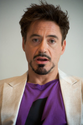 Robert Downey Jr. - The Soloist press conference portraits by Vera Anderson (Beverly Hills, April 3, 2009) - 20xHQ 0ZIF957S