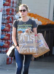 Ashley Benson - Shopping at Bristol Farms in Beverly Hills, 8 января 2015 (23xHQ) 1jDbLyQy