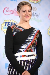 Shailene Woodley - 2014 Teen Choice Awards, Los Angeles August 10, 2014 - 363xHQ 2myvFSFd