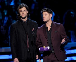 Jensen Ackles & Jared Padalecki - 39th Annual People's Choice Awards at Nokia Theatre in Los Angeles (January 9, 2013) - 170xHQ 32aZsOhE