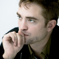 Robert Pattinson - "The Rover" press conference portraits by Armando Gallo (Los Angeles, June 12, 2014) - 29xHQ 3M50c5cG