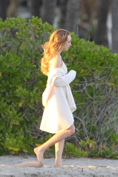 Amanda Seyfried - On the set of a photoshoot in Miami - February 14, 2015 (111xHQ) 3XQrc9gV