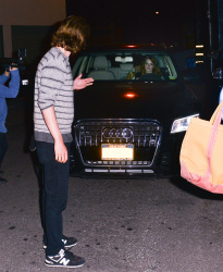 Andrew Garfield - Andrew Garfield & Emma Stone - Leaving an Arcade Fire concert in Los Angeles - May 27, 2015 - 108xHQ 4nLzQUBb