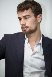 Theo James - Theo James - "Insurgent" press conference portraits by Armando Gallo (Beverly Hills, March 6, 2015) - 23xHQ 50gzOijl
