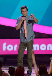 Josh Duhamel - 26th Annual Kids' Choice Awards, USC Galen Center,Los Angeles, 23 марта 2013 (223xHQ) 5UMnjW8k