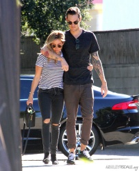 Ashley Tisdale - Out for breakfast with Chris in Studio City - February 14, 2015 (24xHQ) 5fp5PQ7s