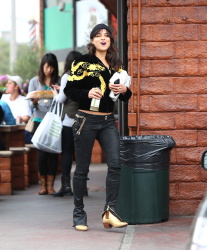 Michelle Rodriguez - Out and about in Beverly Hills - February 7, 2015 (27xHQ) 5ut6zKmf