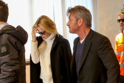 Sean Penn and Charlize Theron - depart from Rome after a Valentine's Day weekend - February 15, 2015 (37xHQ) 5vxV09Ht