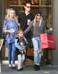 Ashley Tisdale - Leaving Coffee Bean & Tea Leaf with Mikayla, Chris and Lisa in West Hollywood - February 17, 2015 (22xHQ) 60QncKOc