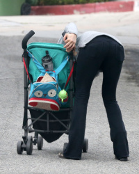 Malin Akerman - Out with her son in LA- February 20, 2015 (25xHQ) 8FcjV3Um