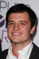 Josh Hutcherson - 2013 People's Choice Awards at the Nokia Theatre in Los Angeles, California - January 9, 2013 - 6xHQ 97yUedxn