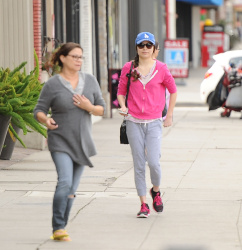Miranda Cosgrove - Out and about in LA, 22 января 2015 (25xHQ) 9tlVV10v