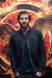 Liam Hemsworth - The Hunger Games: Mockingjay. Part 1 press conference portraits by Herve Tropea (London, November 10, 2014) - 10xHQ 9vbjyxjJ