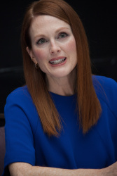 Julianne Moore - The Hunger Games: Mockingjay. Part 1 press conference portraits by Herve Tropea (London, November 10, 2014) - 10xHQ ATWNdmBQ