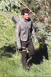 Tom Cruise - on the set of 'Oblivion' in June Lake, California - July 10, 2012 - 15xHQ AnGpbkKk