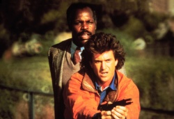 Mel Gibson, Danny Glover - Постеры и промо к фильму "Lethal Weapon (Смертельное оружие)", 1987 (15xHQ) BEatDCNU