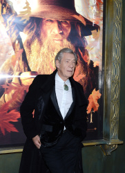 Ian McKellen - 'The Hobbit An Unexpected Journey' New York Premiere benefiting AFI at Ziegfeld Theater in New York - December 6, 2012 - 28xHQ BlHMHJnK