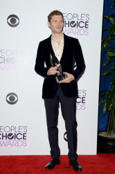 Joseph Morgan, Persia White - 40th People's Choice Awards held at Nokia Theatre L.A. Live in Los Angeles (January 8, 2014) - 114xHQ CLfpBNRr
