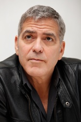 George Clooney - Tomorrowland press conference portraits (Beverly Hills, May 8, 2015) - 26xHQ CZcdqvEW