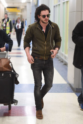 Kit Harington - Arriving at JFK Airport in New York City - April 5, 2015 - 7xHQ CnpI2UUl