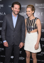 Jennifer Lawrence и Bradley Cooper - Attends a screening of 'Serena' hosted by Magnolia Pictures and The Cinema Society with Dior Beauty, Нью-Йорк, 21 марта 2015 (449xHQ) DFLoTx31