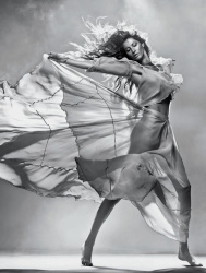 Gisele Bündchen - Gui Paganini Photoshoot for Vogue Magazine, May 2015 - 13xHQ Dma0eyZY