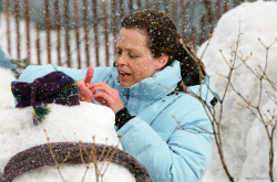 Sigourney Weaver - Alan Rickman, Sigourney Weaver, Carrie-Anne Moss - Промо стиль и постеры к фильму "Snow Cake (Снежный пирог)", 2006 (31хHQ) EHfgRuUn