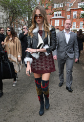 Cara Delevingne - Arriving at the Burberry Fashion Show in London - February 23, 2015 (9xHQ) Ev07BcfB