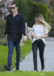 Ashley Tisdale - Out for a stroll with Chris and Maui in Toluca Lake - February 8, 2015 (17xHQ) Ezwf8Edu