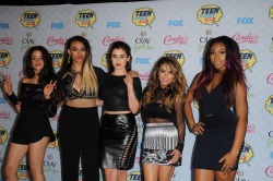Fifth Harmony - at FOX's 2014 Teen Choice Awards in Los Angeles, California - 32xHQ GV9f2vgO