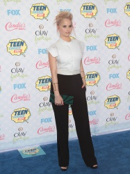 Debby Ryan - FOX's 2014 Teen Choice Awards at The Shrine Auditorium in Los Angeles, California - August 10, 2014 - 98xHQ I3nxSVjd
