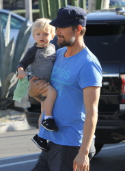 Josh Duhamel - took his son Axl for a bike ride in Santa Monica - March 7, 2015 - 32xHQ JompTSED