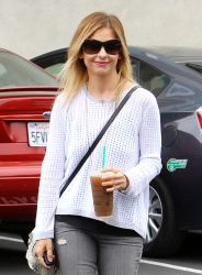 Sarah Michelle Gellar - out and about in Los Angeles, 22 мая 2014 (17xHQ) KtAxiBLu