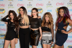 Fifth Harmony - at FOX's 2014 Teen Choice Awards in Los Angeles, California - 32xHQ L0fCyQkr