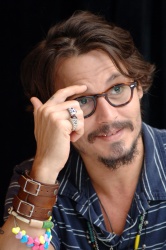 Johnny Depp - The Corpse Bride press conference portraits by Vera Anderson (Toronto, September 12, 2005) - 4xHQ LaaFqPSq