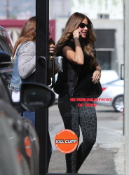 Sofía Vergara - Out and about in LA - February 19, 2015 (16xHQ) MNpEEXMN