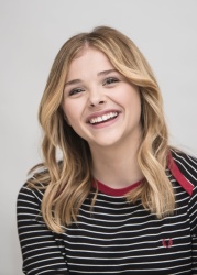 Chloe Moretz - "Carrie" press conference portraits by Armando Gallo (Hollywood, October 6, 2013) - 28xHQ MgrRiRnt