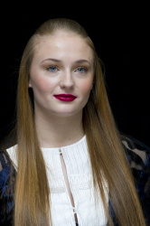Sophie Turner - Game Of Thrones press conference portraits by Magnus Sundholm (New York, March 19, 2014) - 12xHQ OlYiD7Hh