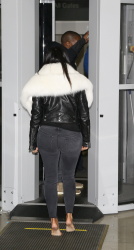 Kim Kardashian & Kanye West - At LAX Airport in Los Angeles, 7 января 2015 (68xHQ) Q24caz8q