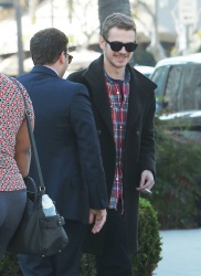 Hayden Christensen - meets some friends for lunch in Beverly Hills, California (January 8, 2015) - 11xHQ QB6JuVR6