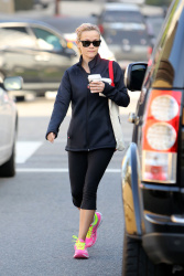 Reese Witherspoon - Out and about in Brentwood - February 5, 2015 (33xHQ) S65uoJ1G