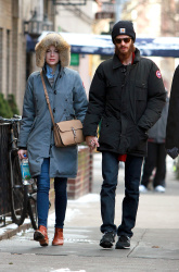 Emma Stone - Out and about in NYC, 7 января 2015 (14xHQ) Sh9Q82YU
