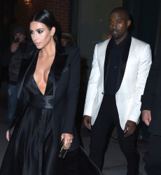 Kim Kardashian and Kanye West - In New York, 8 января 2015 (42xHQ) T3Uc1Eex