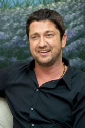 Gerard Butler - Gerard Butler - The Ugly Truth press conference portraits by Vera Anderson (Beverly Hills, July 20, 2009) - 13xHQ TG7xZbiC