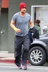 Josh Duhamel - Josh Duhamel - looked determined on Monday morning as he head into a CircuitWorks class in Santa Monica - March 2, 2015 - 17xHQ TNOgjRVV
