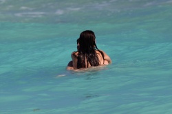 Jamie Dornan - At the beach with his girlfriend, Amelia Warner in Miami - January 17, 2013 - 25xHQ U3qRjkzF