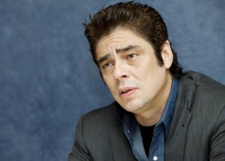 Benicio Del Toro - "The Wolfman" press conference portraits by Armando Gallo (Los Angeles, February 7, 2010) - 9xHQ U4cIpTHm