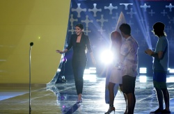 Selena Gomez - At the FOX's 2014 Teen Choice Awards, August 10, 2014 - 393xHQ UHXavQ5z