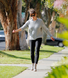 Jennifer Garner - Out in LA - February 26, 2015 (10xHQ) Uig0fJgC