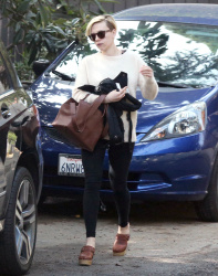 Scarlett Johansson - Out and about in LA - February 19, 2015 (28xHQ) UsDKsHUf